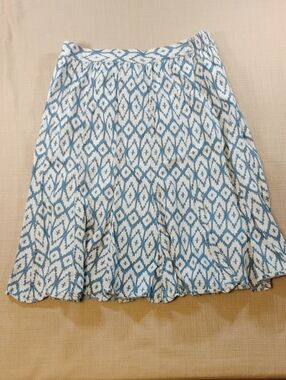 Women's Size Medium Hannah Blue and White A-Line Patterned Skirt
